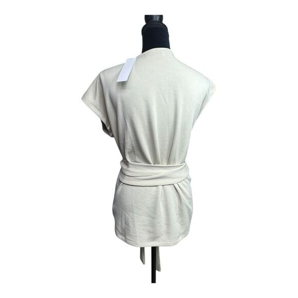 GILLI short sleeve wrap top size small NWT - Picture 3 of 5